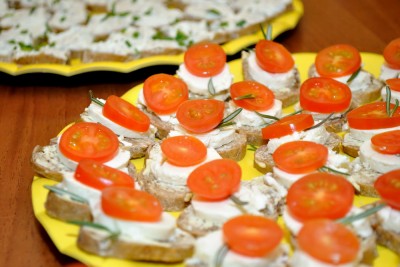 tartine cu branza de capra